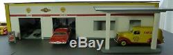 LOADED-Oversize Custom Model Garage/Gas Station/Store/Office 1/24-25 Diorama