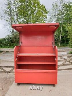 Large Red Site Store tool box van truck Workshop Garage, with key £350+vat E62