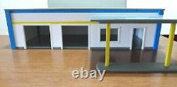 New-Custom Made Model Garage/Gas Station/Store/Office 1/24-25 model Diorama