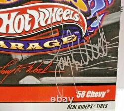 2009 Hot Wheels Larrys Garage Red'56 Chase Chevie Avec La Grande Bois Autographée