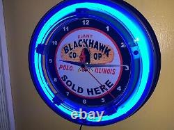 Horloge murale néon pour la cave de l'homme du magasin de semences de maïs BlackHawk