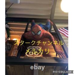 La production du magasin de garage populaire Instagrammable Spider-Man grandeur nature de Russ.