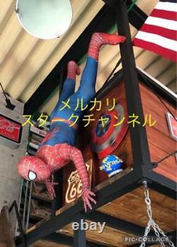 La production du magasin de garage populaire Instagrammable Spider-Man grandeur nature de Russ.