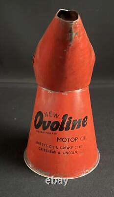 Ovoline Vintage Quart Motor Oil Pourer Jug Tin Can Garage Advertising Display <br/>	   	
<br/>Translation: Ovoline Vintage Quart Bidon de Graissage d'Huile pour Moteur Affichage Publicitaire de Garage